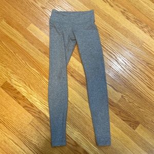 NWOT Lululemon gray leggings work out pants